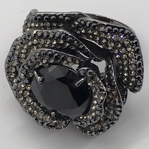 Floral ring - Picture 2 of 5